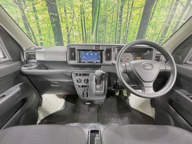 Daihatsu Hijet Cargo 2