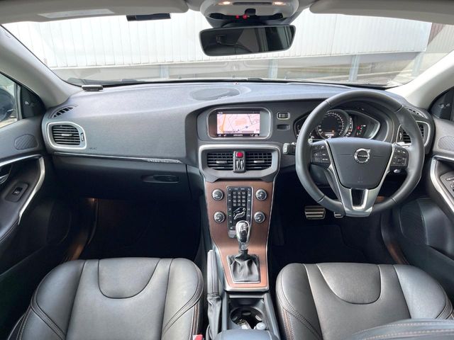 Volvo V40 Cross Country 2