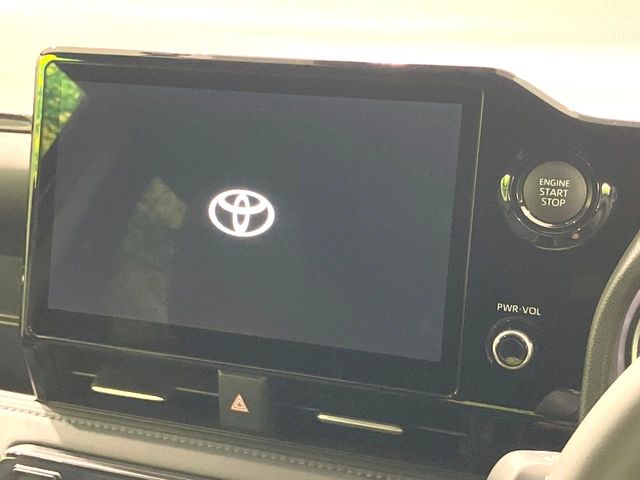 Toyota Voxy 3