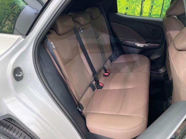 Lexus LBX 9