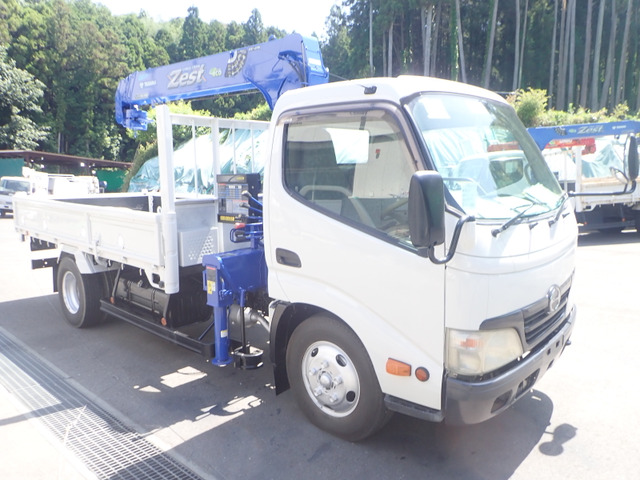 Hino Dutro 8