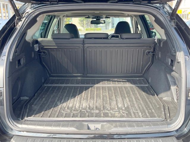 Subaru Legacy Outback 10