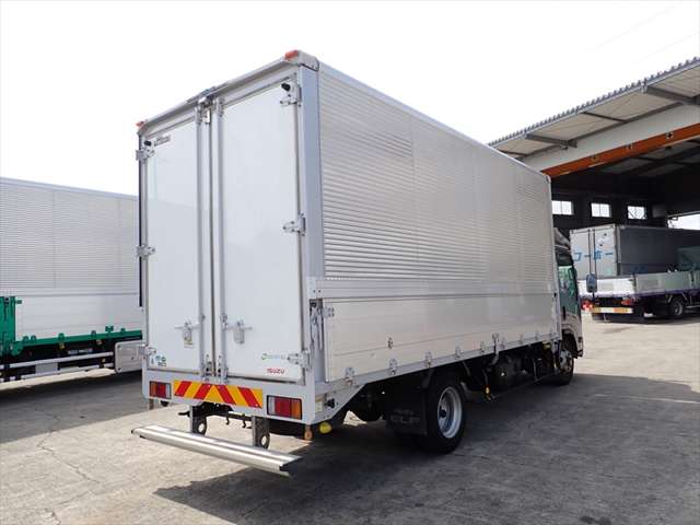 Isuzu Elf 2