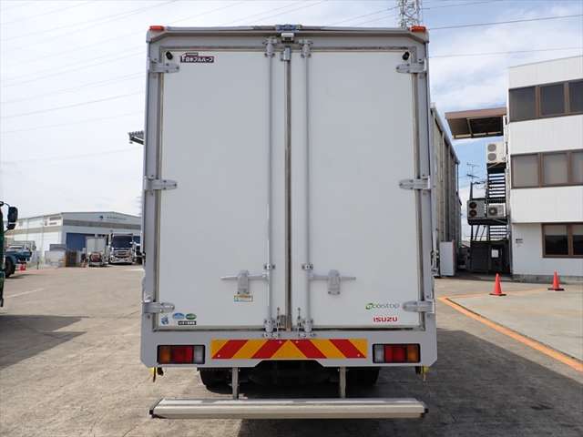 Isuzu Elf 5