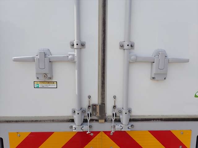 Isuzu Elf 6