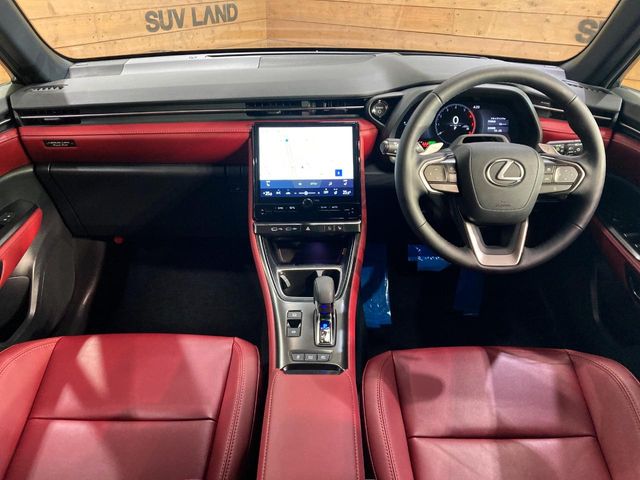Lexus LBX 2