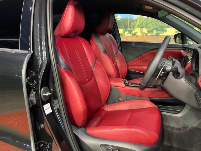 Lexus LBX 8