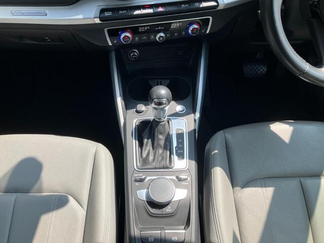 Audi Q2 12