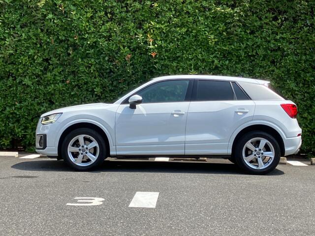 Audi Q2 4