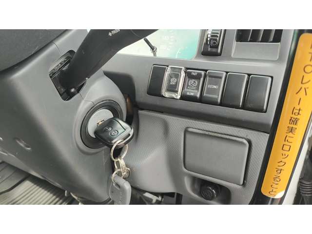Isuzu Elf 10