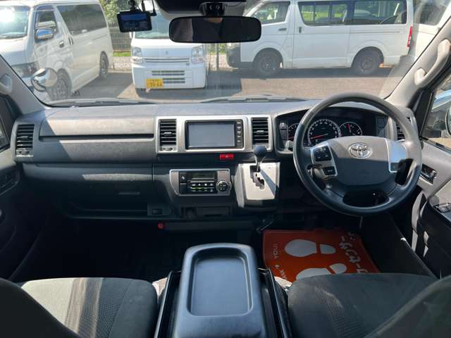 Toyota Hiace Van 2