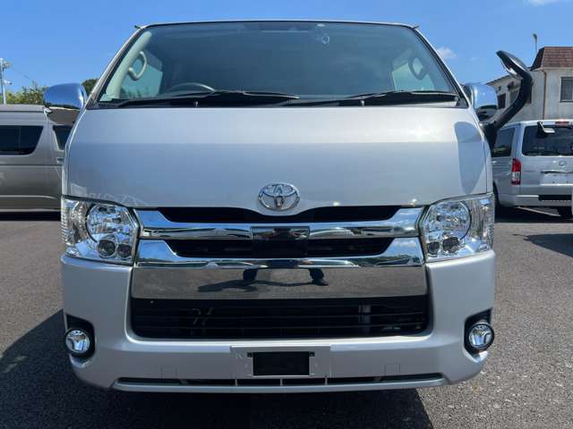 Toyota Hiace Van 6