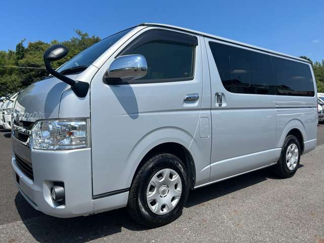 Toyota Hiace Van 7