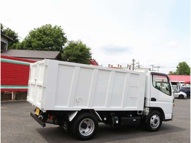 Mitsubishi Fuso Canter 9