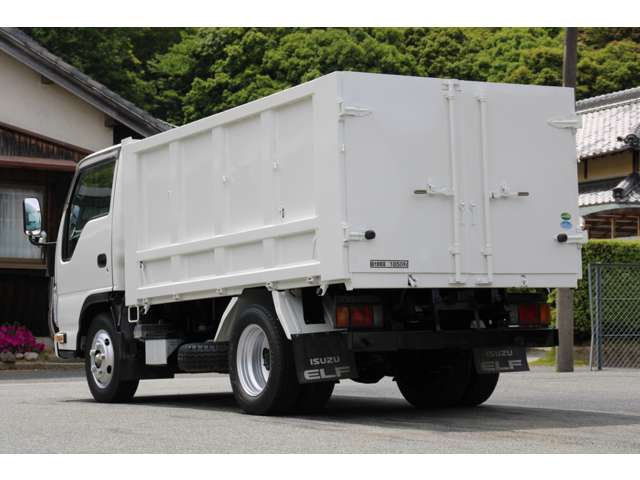 Isuzu Elf 6