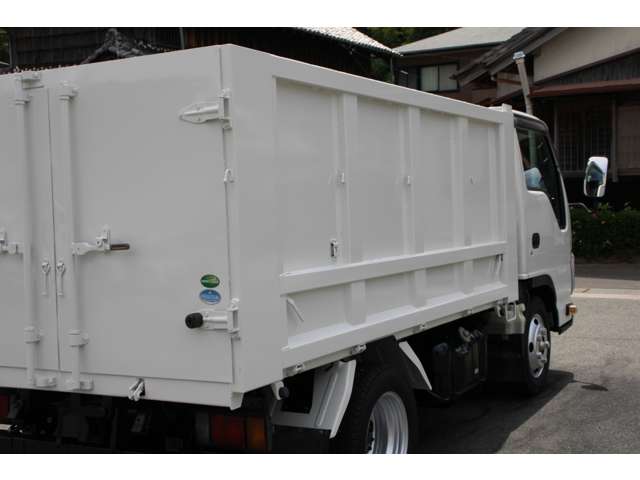 Isuzu Elf 9
