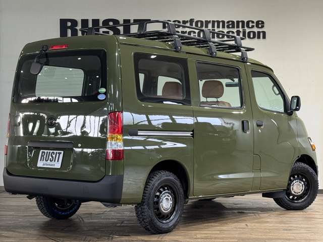 Toyota Town Ace Van 11