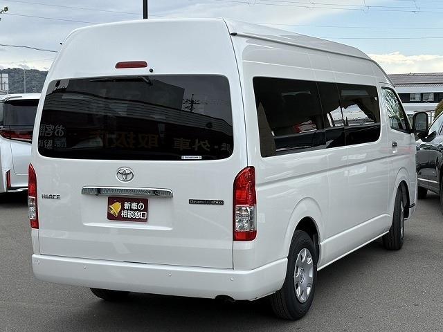 Toyota Hiace 6