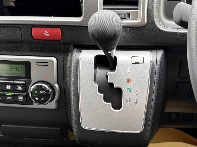 Toyota Hiace 10