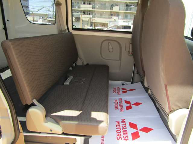 Mitsubishi Minicab Van 11