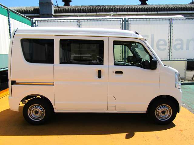 Mitsubishi Minicab Van 5