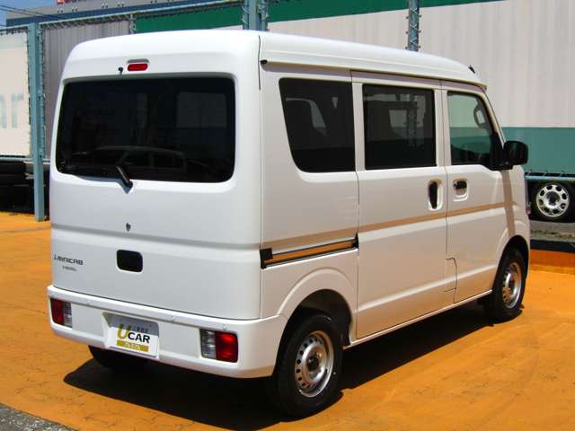 Mitsubishi Minicab Van 6
