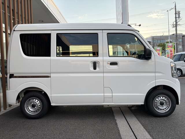 Mitsubishi Minicab Van 12