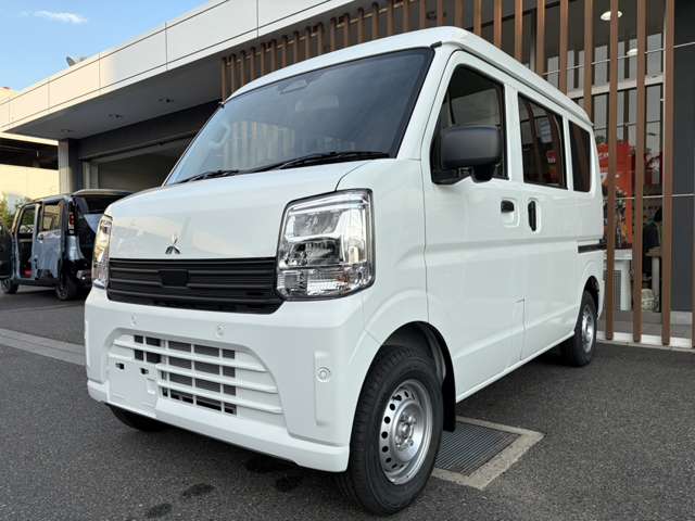 Mitsubishi Minicab Van 8