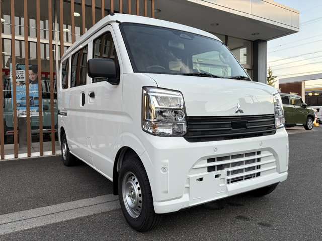 Mitsubishi Minicab Van 10