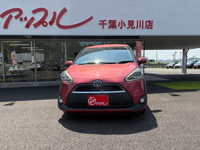 Toyota Sienta 4