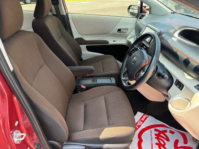 Toyota Sienta 10