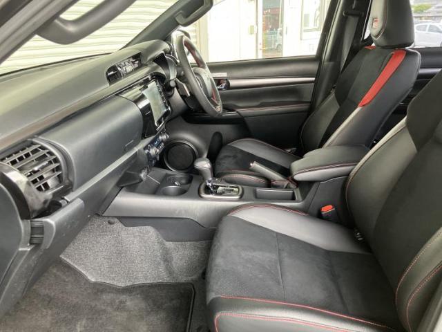 Toyota Hilux 8