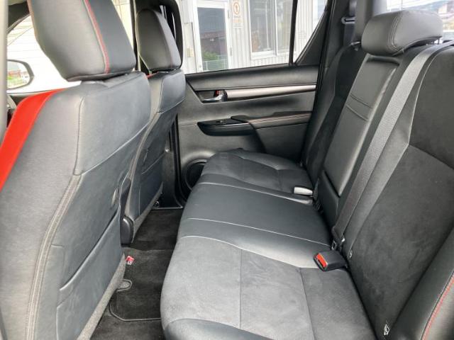 Toyota Hilux 9