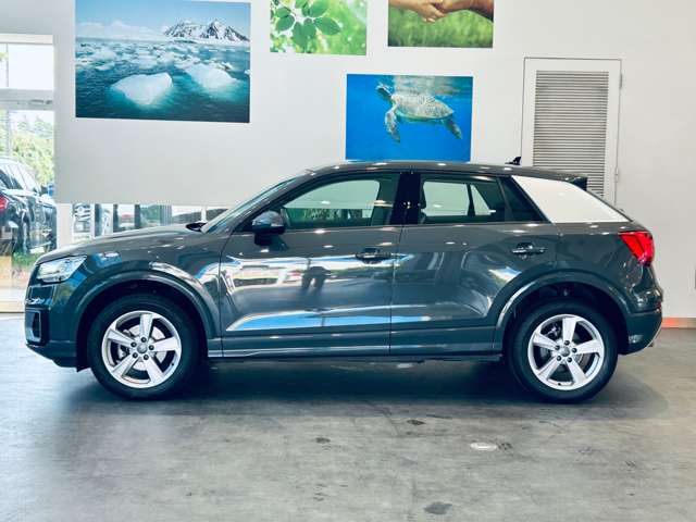 Audi Q2 11