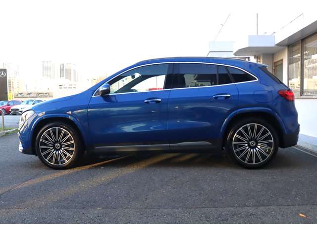 Mercedes-Benz GLA-Class 11