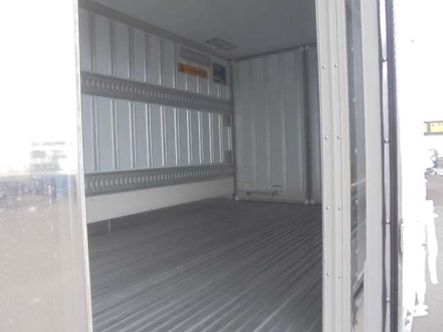Mitsubishi Fuso Canter 9