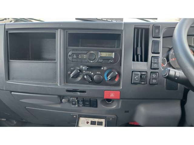 Isuzu Elf 11
