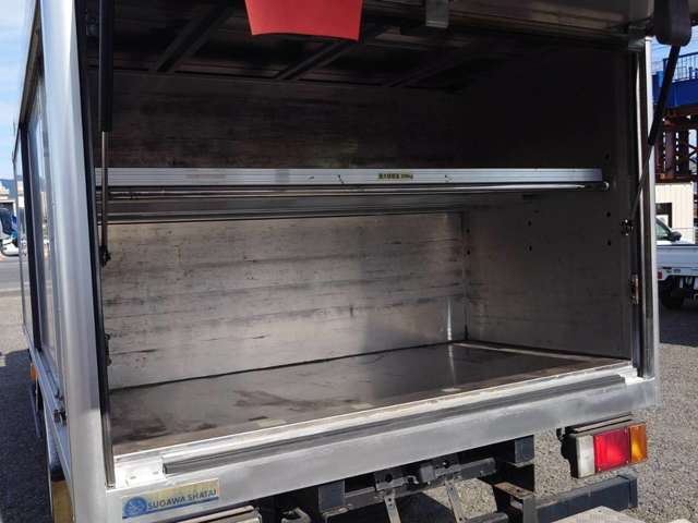 Isuzu Elf 6