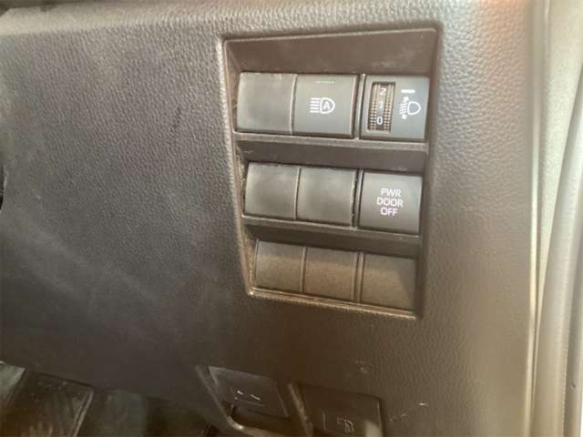 Toyota Noah 7