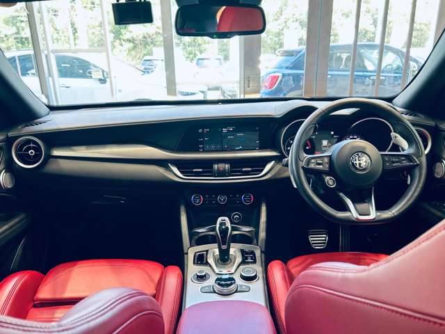 Alfa Romeo Stelvio 4