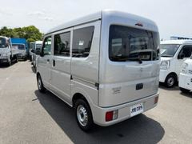 Nissan NV100 Clipper 4