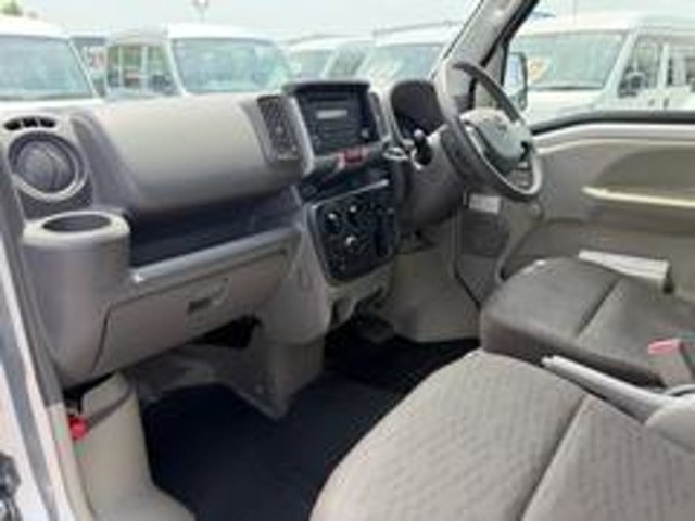 Nissan NV100 Clipper 9