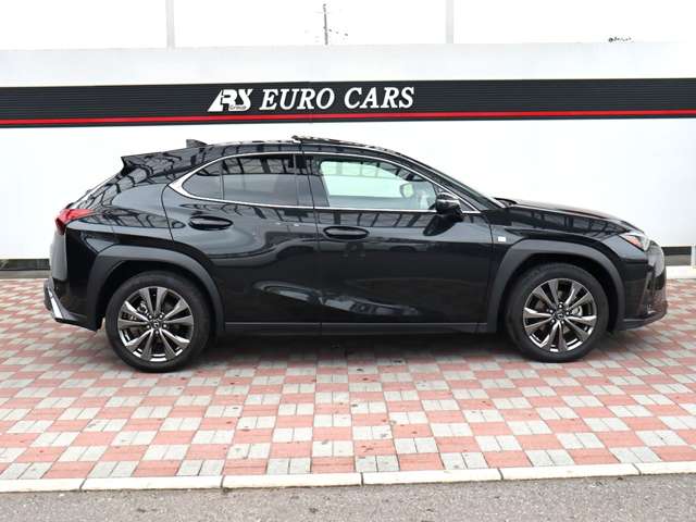 Lexus UX 5