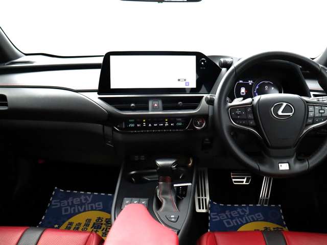 Lexus UX 7