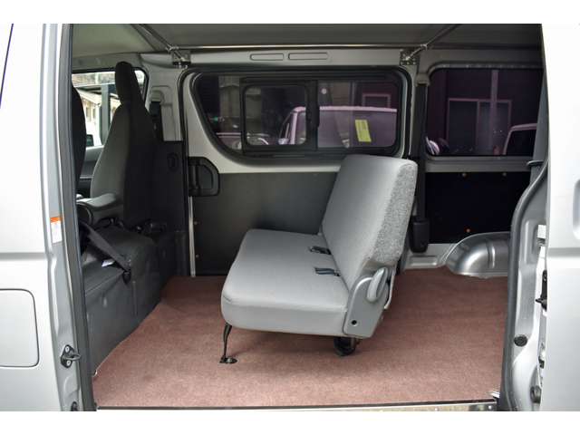 Toyota Hiace Van 12