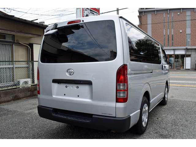 Toyota Hiace Van 7