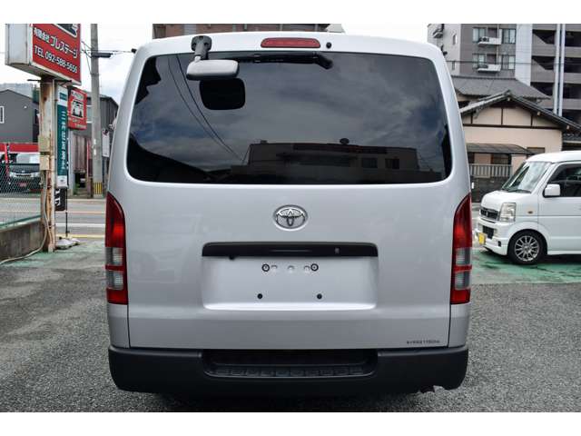 Toyota Hiace Van 8