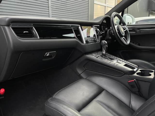 Porsche Macan 11