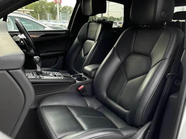 Porsche Macan 12
