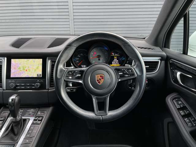 Porsche Macan 5